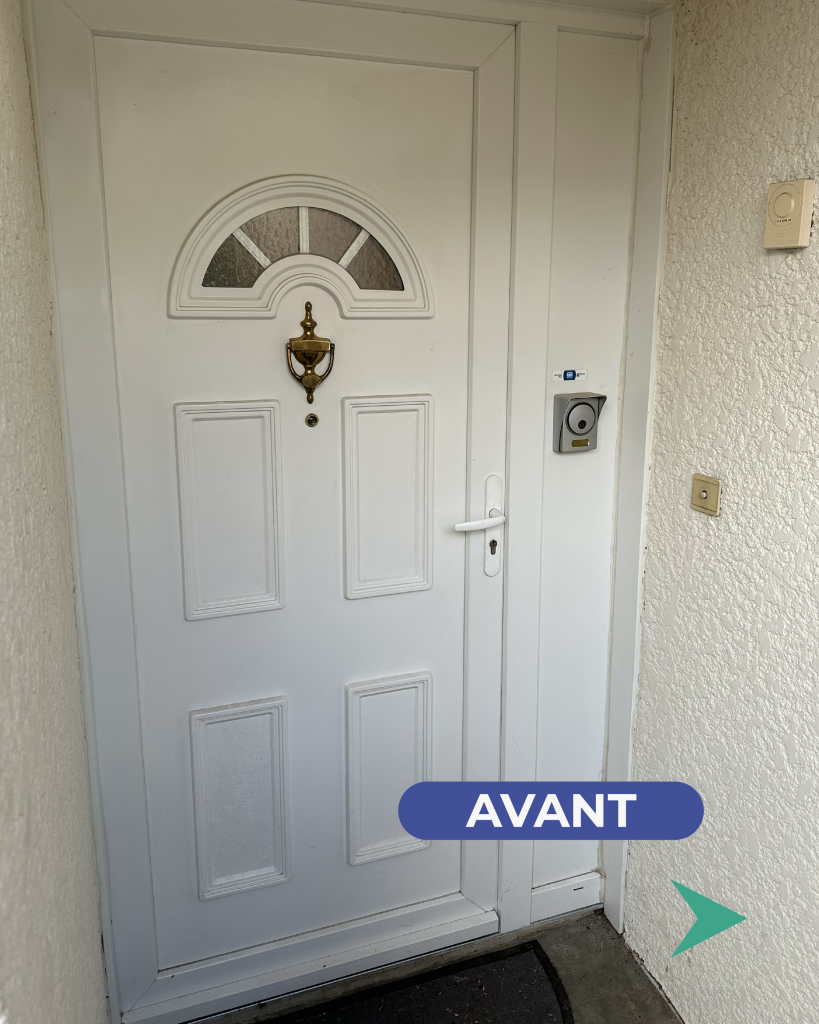 Porte d'entrée en Acier à Saint-Priest